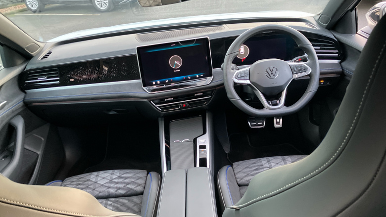 Volkswagen Passat 1.5 TSI eHybrid 272 R-Line 5dr DSG Estate